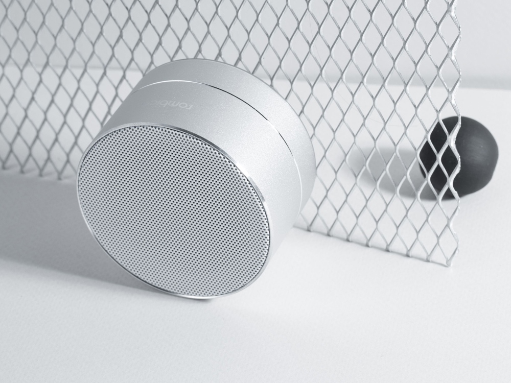 картинка Портативная акустика Rombica Mysound BT-03 2C, серебристый от интернет-магазина сувениров и бизнес-подарков Gifts-Moskva.RU г. Москва
