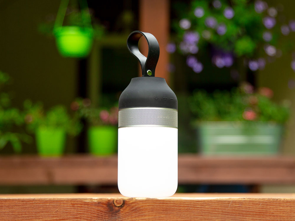картинка Портативный беспроводной Bluetooth динамик Lantern со встроенным светильником от интернет-магазина сувениров и бизнес-подарков Gifts-Moskva.RU г. Москва